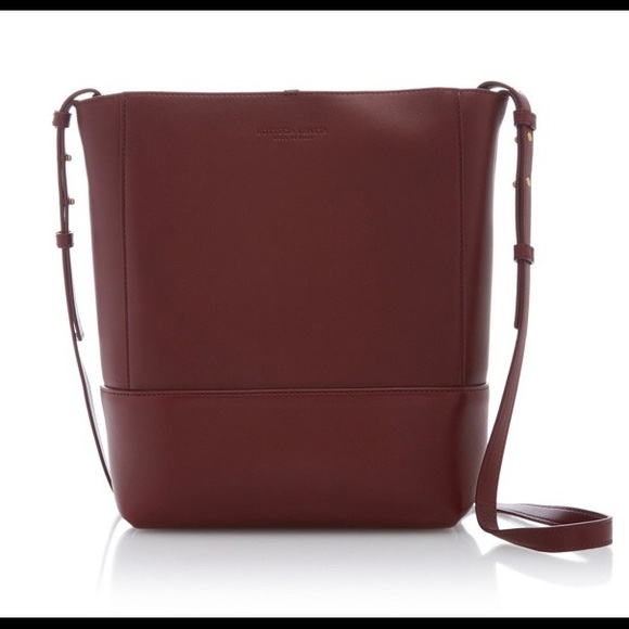 NEW Bottega Veneta Burgundy Leather Bucket Bag - Picture 1 of 8